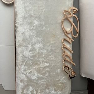 Bride clutch